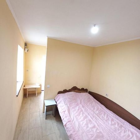 Дом С Удобствами, Возле 3 Городской Больницы Tcherkassy Extérieur photo